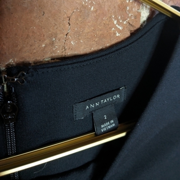 Ann Taylor Size 2 Black Lined Dress w/ Ruffled Bottom - Picture 4 of 9